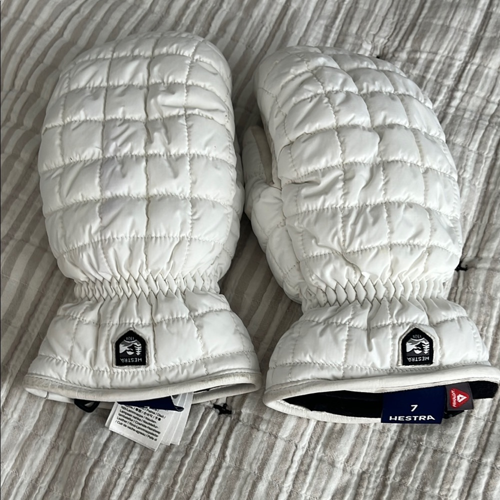 Hestra White Quilted Mittens
